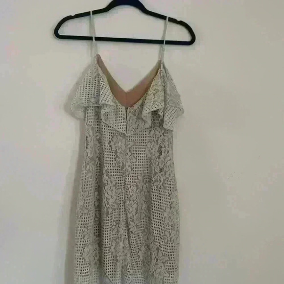 NWT WAYF Luxia Off Shoulder Lace Dress - Picture 6 of 8